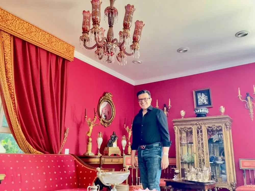 Dino, Atelier85, Antiques and Vintage Collections