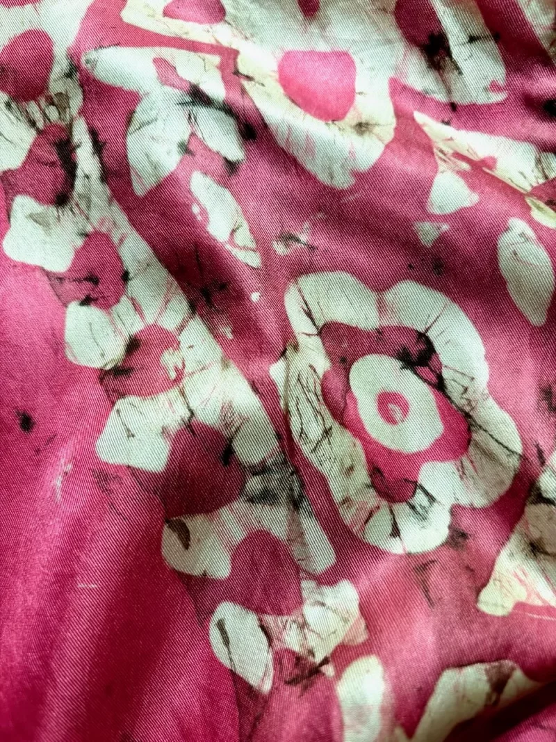 Persian Kalaghehi: How to Identify Osku Silk Batik from the 1970s