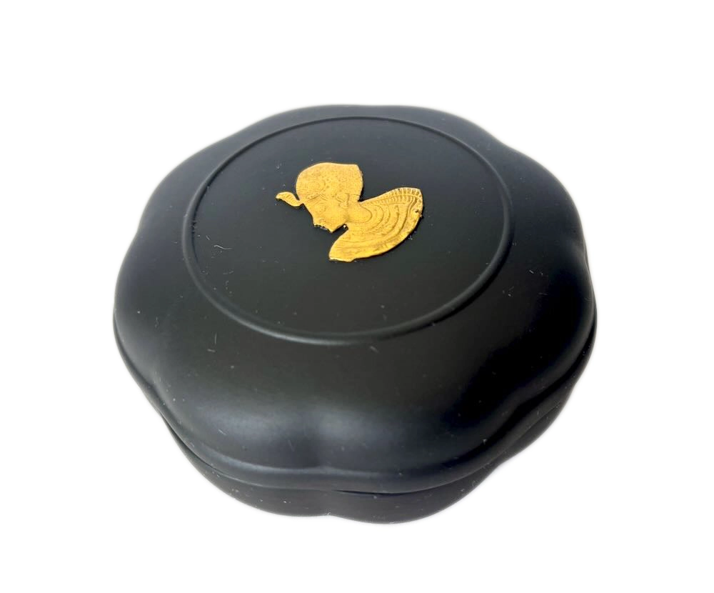 IMG_1310 - Atelier85 Antiques Wedgwood Egyptian Collection Black Basalt Lidded Box with Gilt Tutankhamun Profile, England 1978