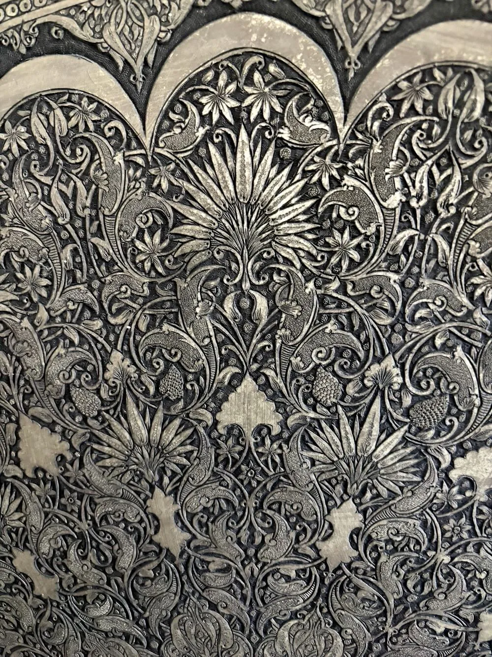 IMG_1666_result - Atelier85 Antiques Monumental Persian Isfahan Ghalamzani Tabletop 39” Hand-Engraved Mid 20th Century