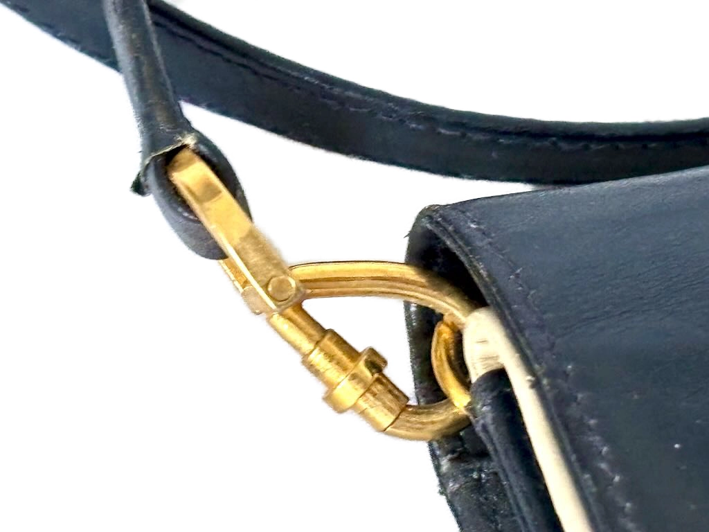 IMG_4023 - Atelier85 Antiques Vintage Salvatore Ferragamo Leather Handbag